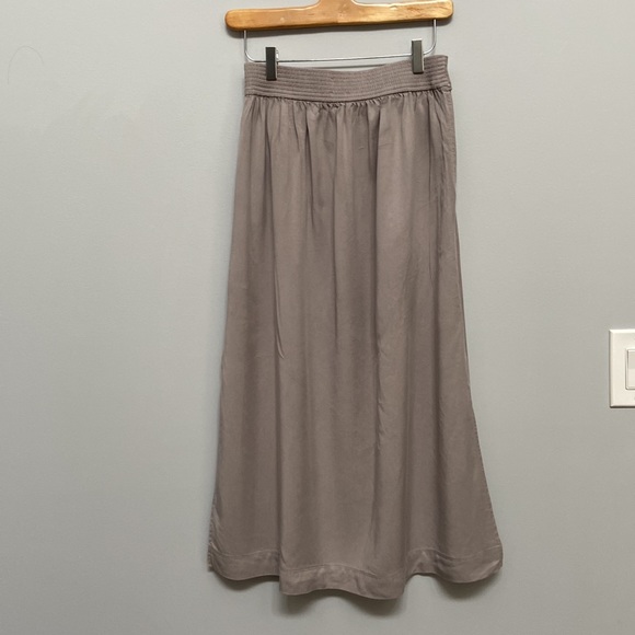 ❗️SOLD❗️Wilfred Gabrielle Skirt - Picture 4 of 8